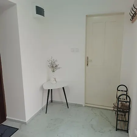 アパート Lena Senta