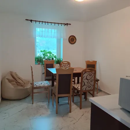 Apartament Lena Senta